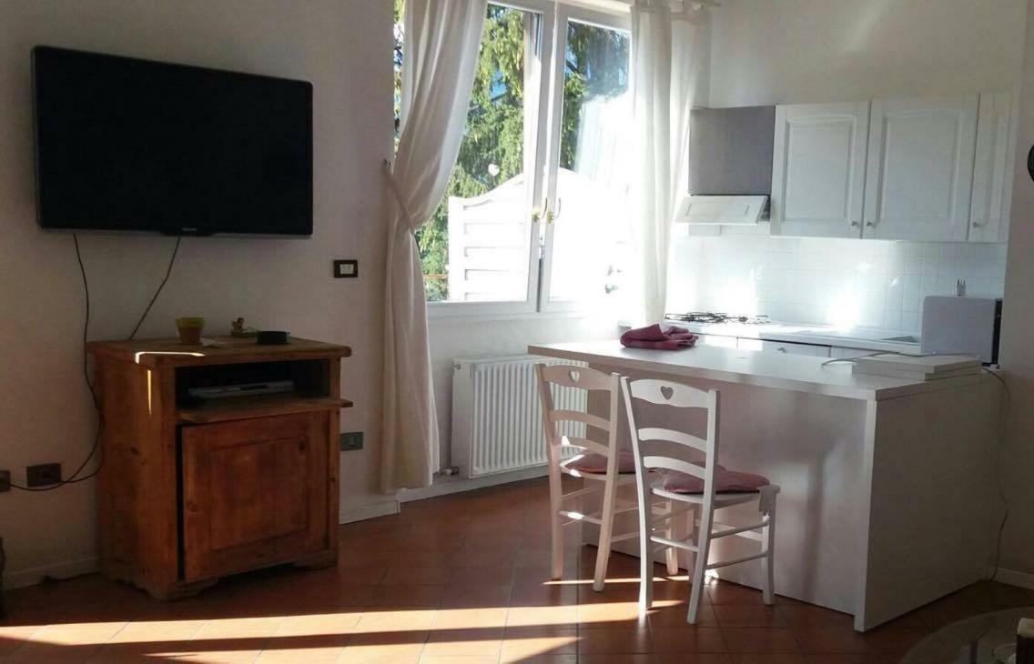 Appartamento Ellen Torbole Sul Garda Exterior foto