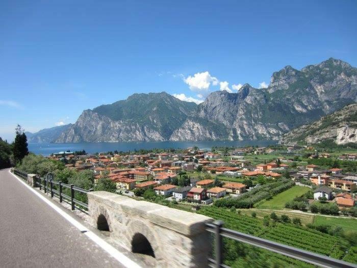 Appartamento Ellen Torbole Sul Garda Exterior foto